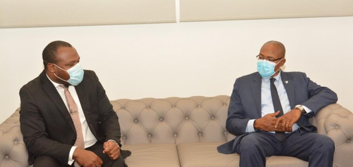 el defensor del pueblo con el dg centro de ddhh